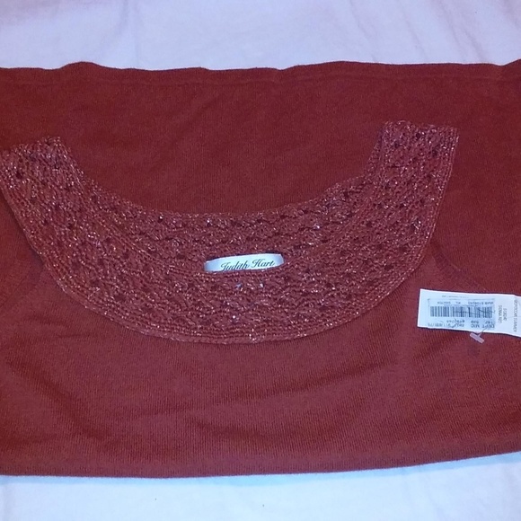 Winter Red Tunic  Sweater (sleeveless) NWT - Picture 3 of 5